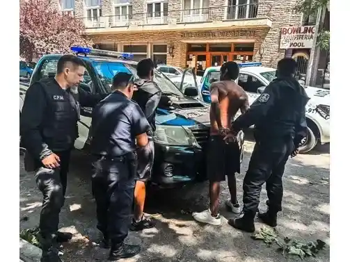 Intervención de la Patrulla Municipal por disturbios de trapitos en Yrigoyen y Luro