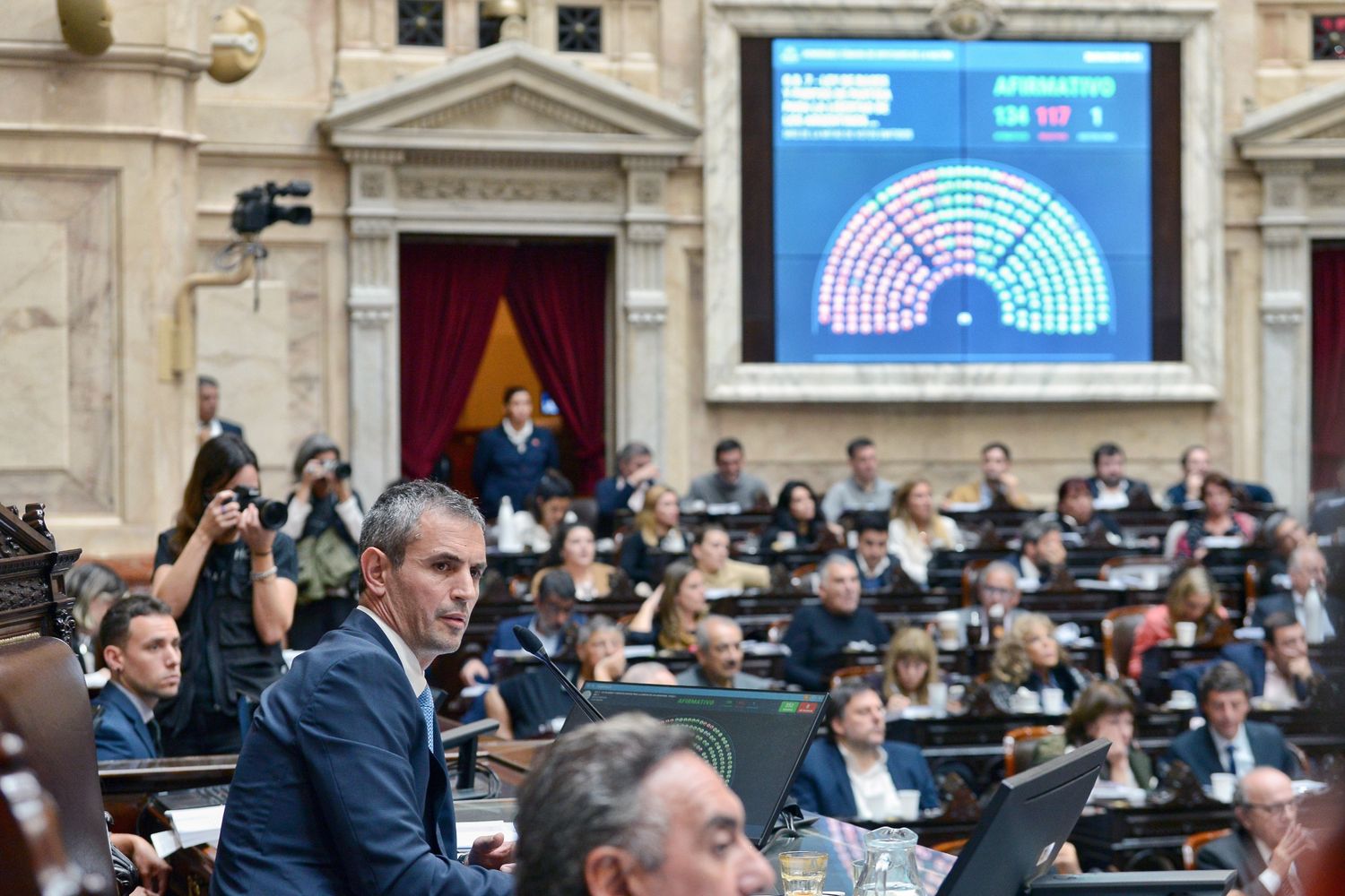 Ley Bases: el Gobierno logró la aprobación en general y ahora defiende artículos clave en la votación particular