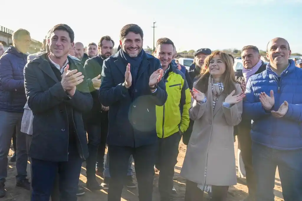 Pullaro presenció el inicio de la colocación de pilotes