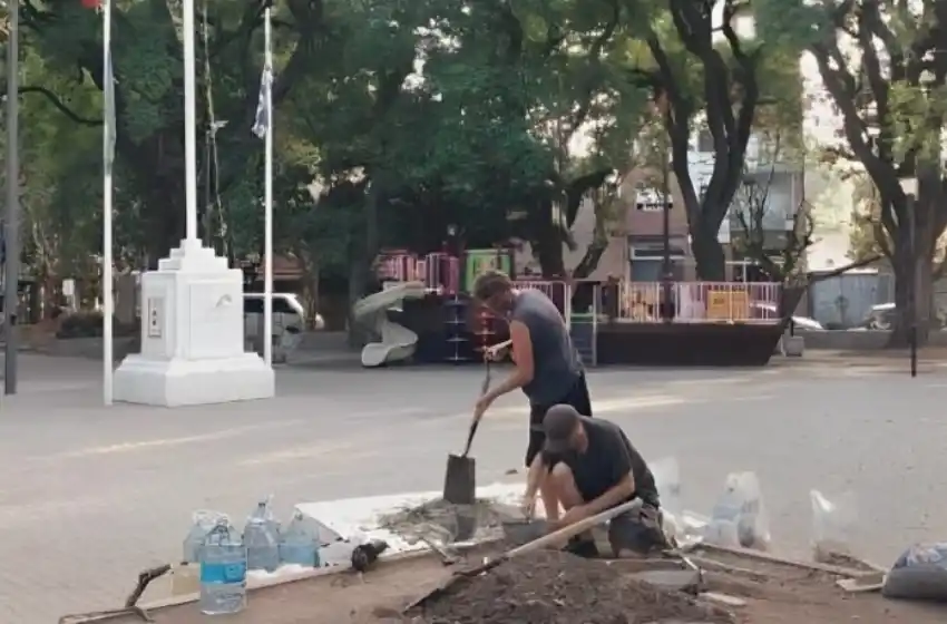 En Tres de Febrero impidieron colocar una baldosa por la Memoria y hubo “repudio” desde Nación