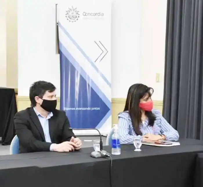 �SAfirmamos el compromiso de seguir trabajando por una ciudad sin violencia de género⬝