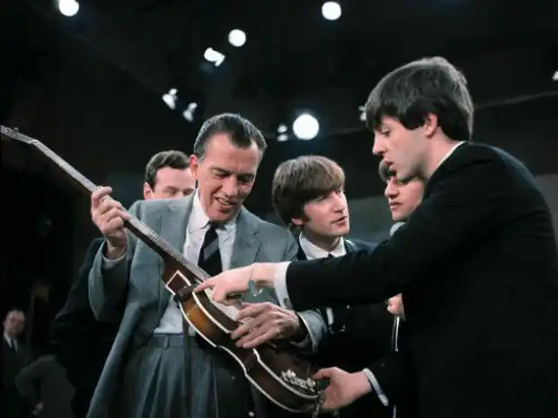 Paul Mc Cartney y Ringo Starr en un homenaje a 50 años del día de la fiebre beat
