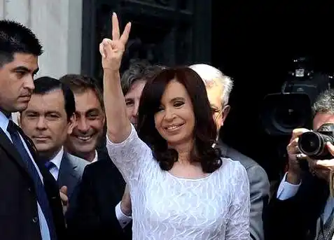 Cristina habló en la plaza tras la apertura de sesiones