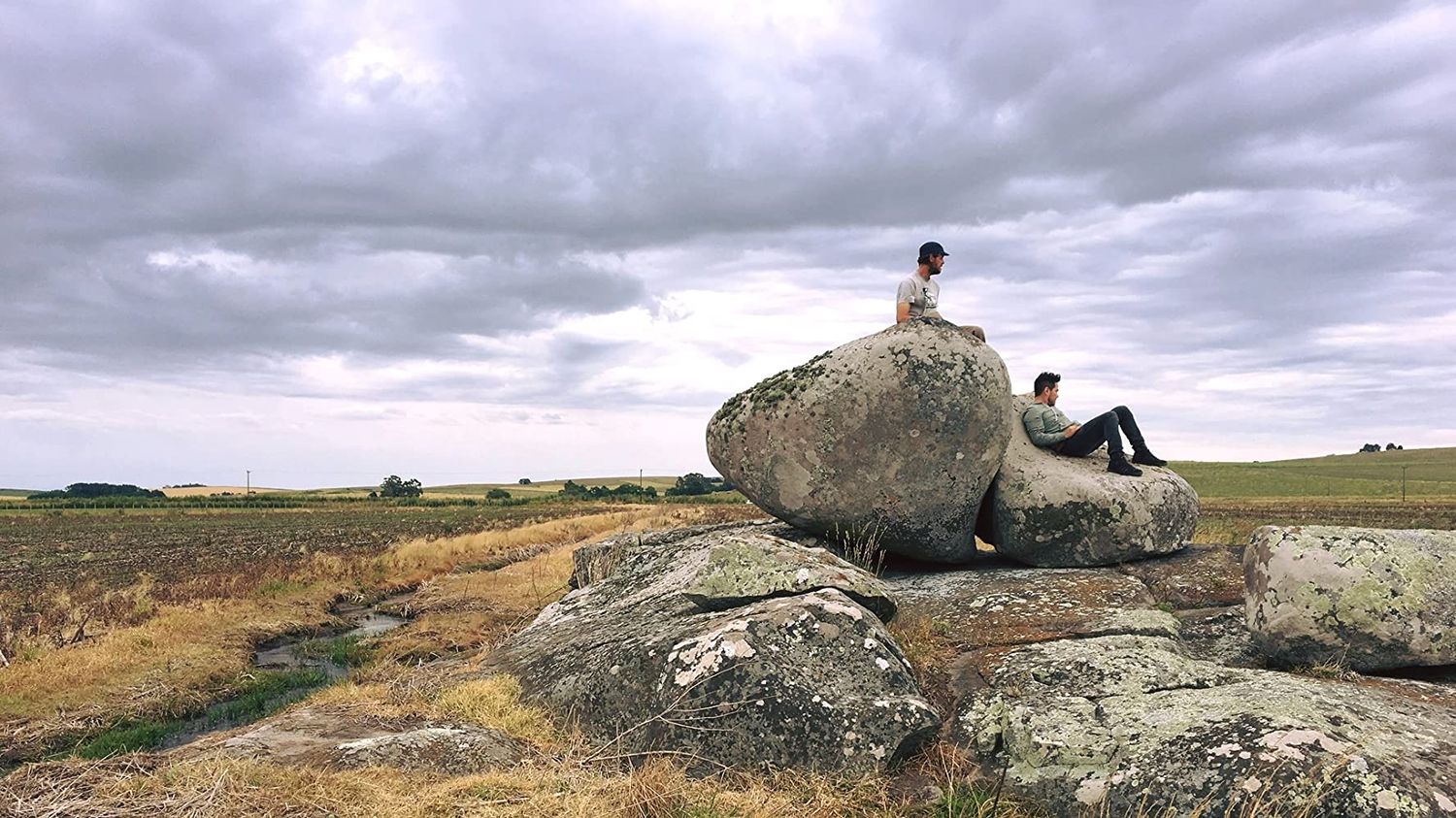Los misterios de las piedras serranas serán develados con “La Otra Parte” que inaugurará el Festival de Cine