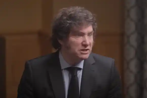 Milei se comparó con Terminator y afirmó que viene de un futuro postapocalíptico