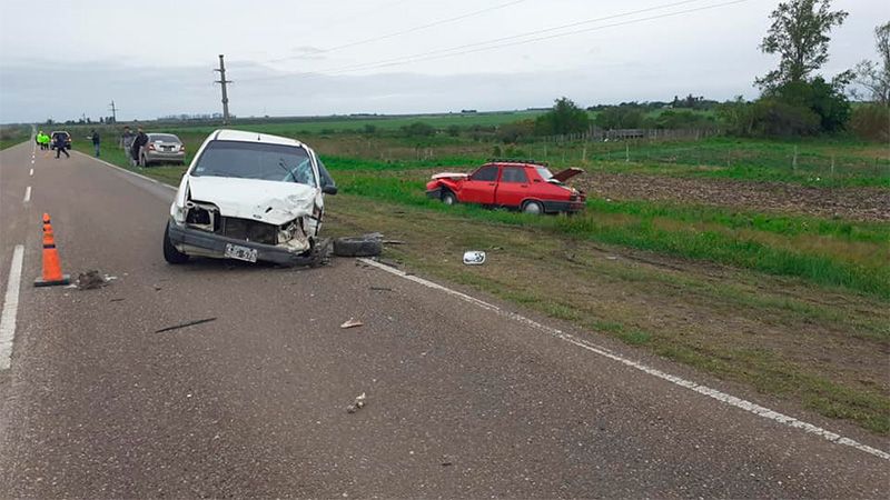 Dos automóviles protagonizaron un choque frontal entre Hernández y Betbeder