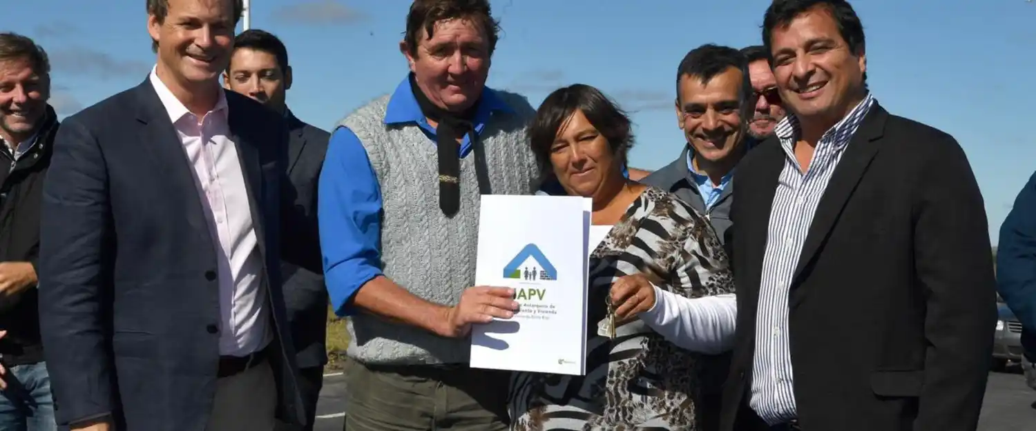 Inauguraron más de 100 viviendas en dos localidades entrerrianas
