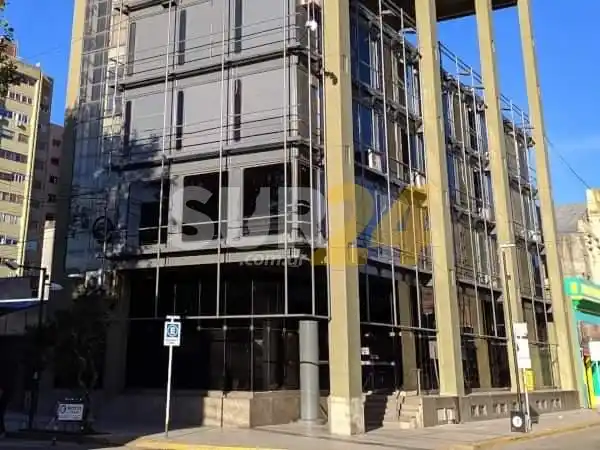 Edificio central de la Cooperativa Eléctrica venadense, en Mitre y Belgrano.