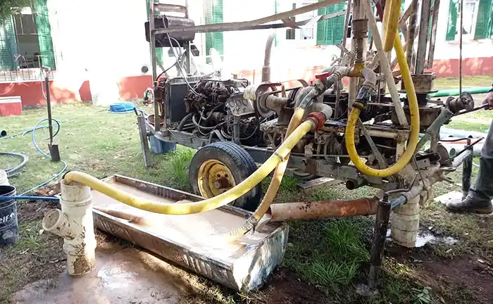 Realizan perforaciones en todas las escuelas rurales de San Cayetano