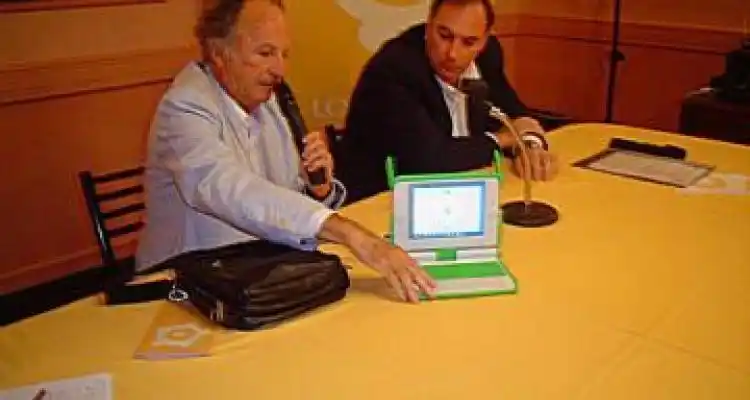 Una computadora para cada alumno