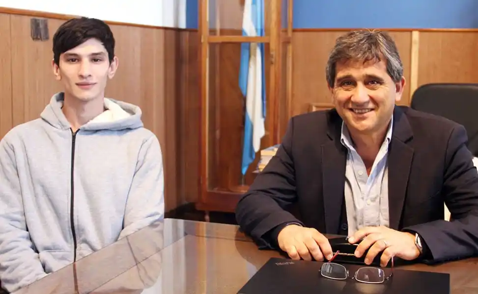 Fioramonti recibió a un estudiante