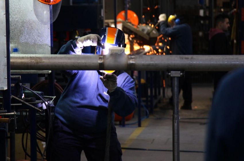 El empleo en la industria local: "Todo está complicado y paralizado"