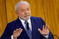 Lula pidió ayuda por el “endeudamiento externo que destruye a la Argentina”
