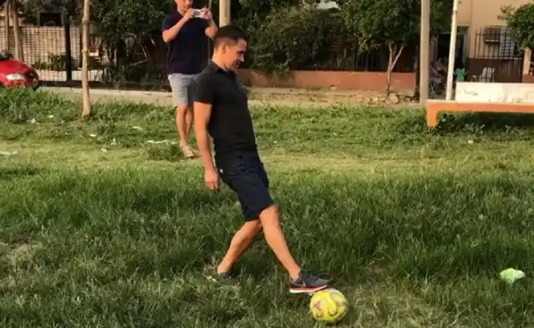 La sorpresa por los Reyes Magos que le dio Saviola a unos chicos de Paraná