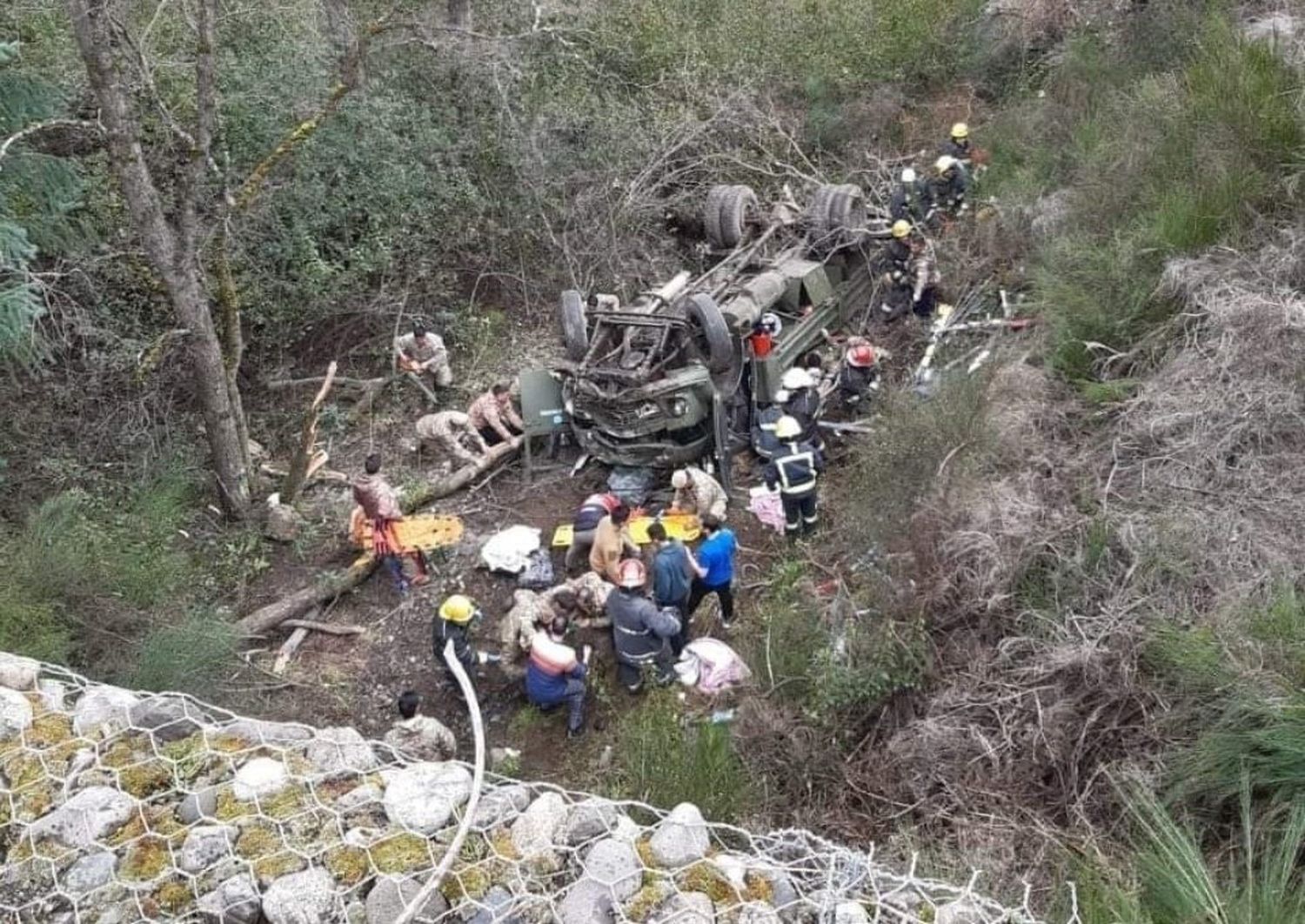 Un accidente rutero le costó la vida a cuatro soldados en Neuquén