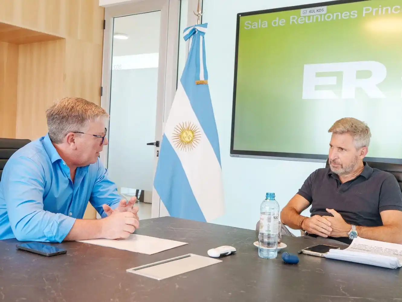 Mejorar la infraestructura perimetral del hospital y escuelas de María Grande