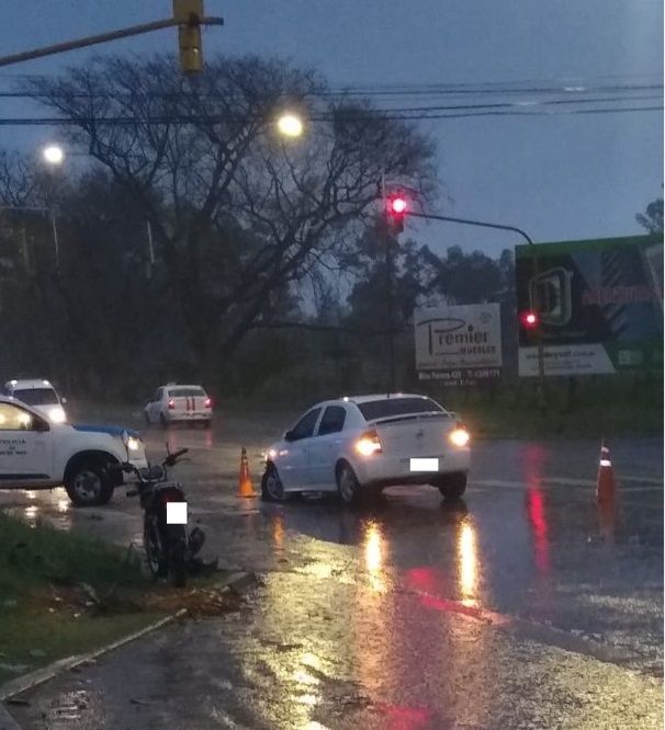 Accidente en la esquina de avenida Almafuerte y calle Antonio Salellas de Paraná