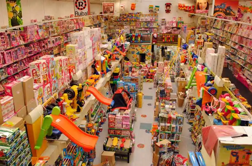 Día del Niño: el Gobierno lanza una canasta con 11 regalos a precios promocionales