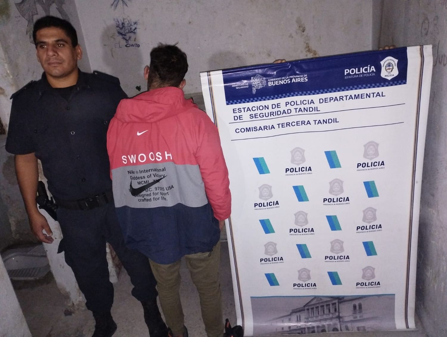 Merlo portaba un revolver y llevaba cocaína y marihuana.