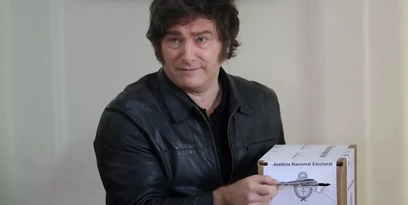 Javier Milei votó en la UTN Medrano en medio de un importante despliegue policial. Foto: Reuters