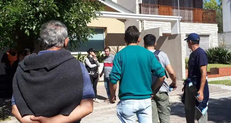 El conflicto en el puerto se agudiza y los portuarios van del escrache  a la Justicia