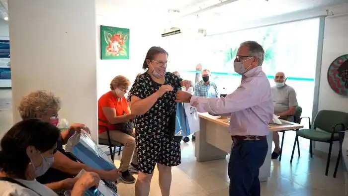 Benedetto recibió al Centro de Jubilados de La Bianca, en Salto Grande