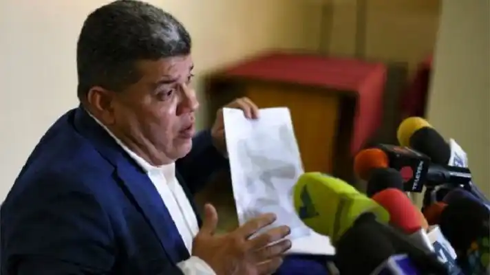 ¿ES o NO ES? Luis Parra asegura que repite como diputado de la Asamblea Nacional