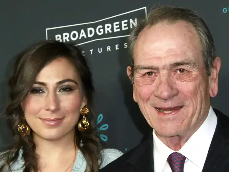 Lee Jones junto a su hija, Victoria.