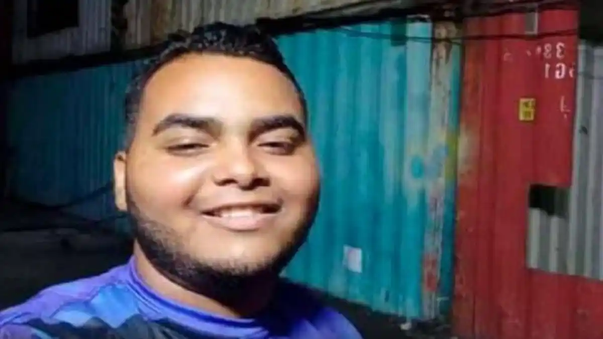 ¡EN EL CICPC DE LA GUAIRA! Protestan por asesinato de trabajador de Bolipuertos en manos de un policía