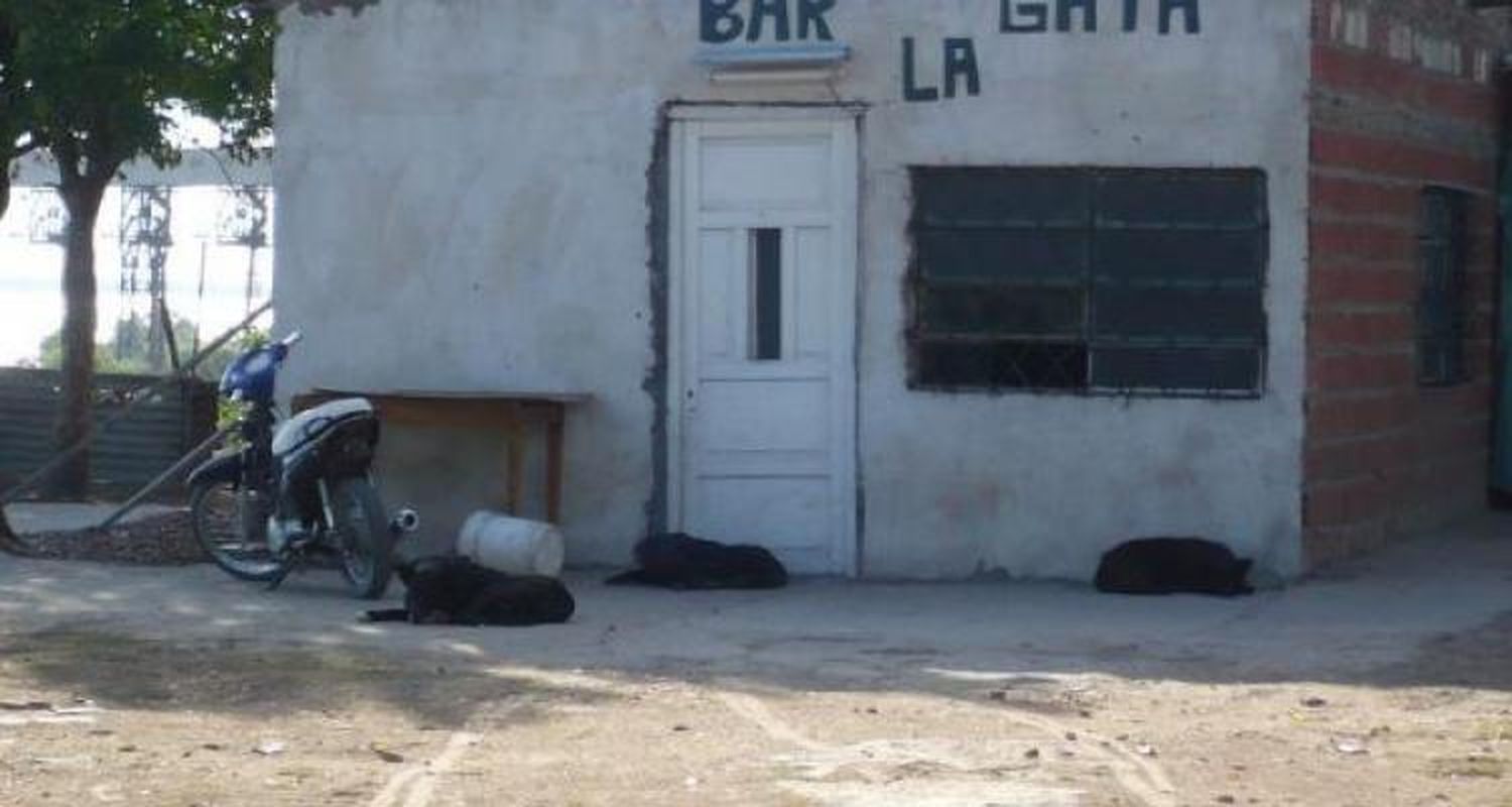Muchas quejas de la gente por un bar sin habilitación