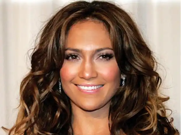 Jennifer López fue elegida como la dueña de la mejor sonrisa