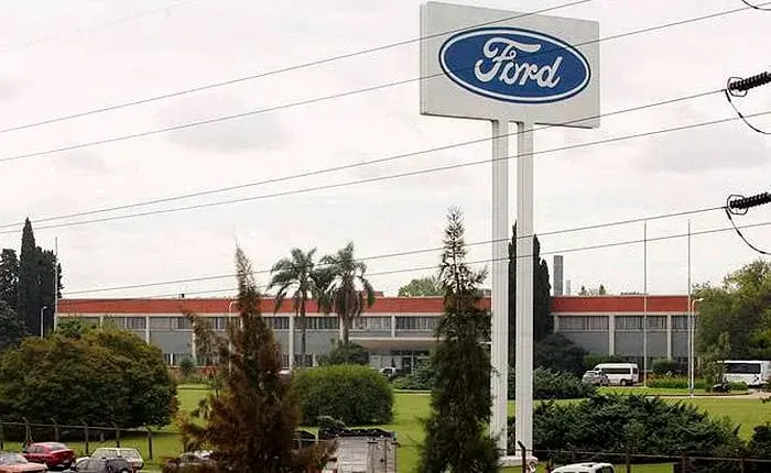 Murió un trabajador dentro de la planta de Ford en General Pacheco: denuncian fallas en la atención médica