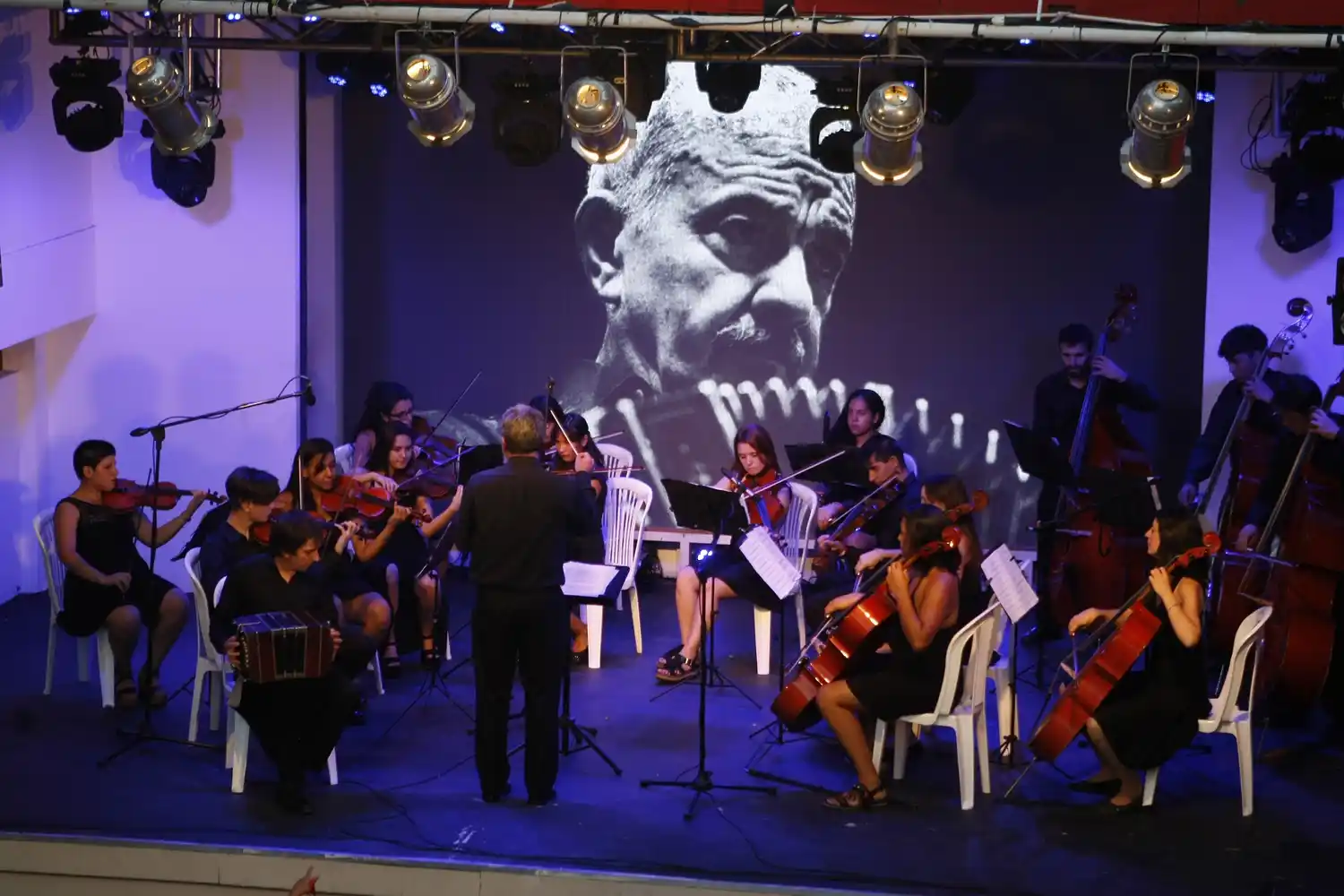 “La orquesta nos permite formar mejores ciudadanos”