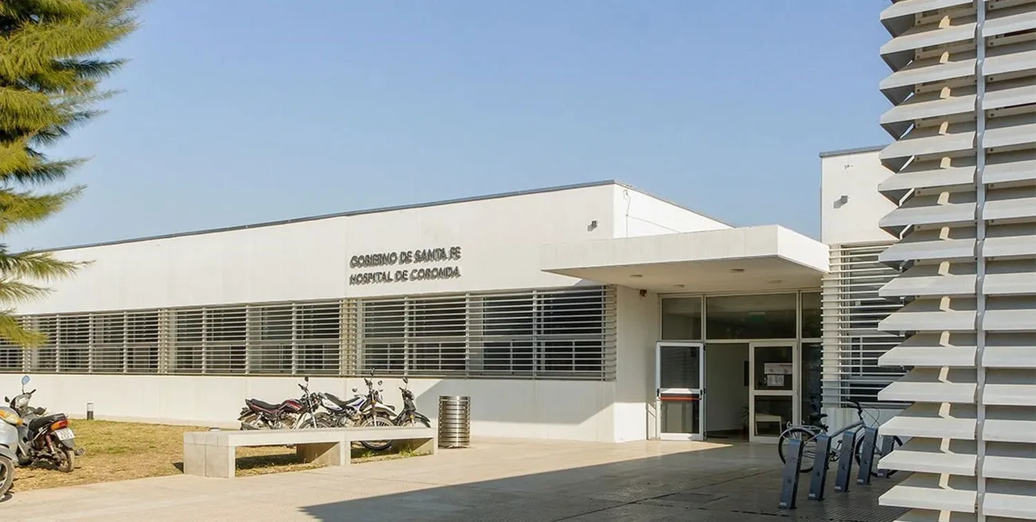 El hecho ocurrió cerca de las 21.15 de este lunes cuando luego de un llamado telefónico de parte de personal de la Comisaría 13ª de Arocena, dando aviso de que una persona en el barrio Palo Azul, paraje ubicado en el extremo sureste de Coronda limitando con aquella localidad, había ingerido veneno.