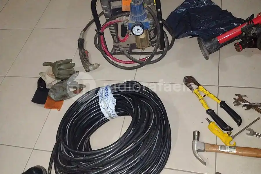 Tres rafaelinos terminaron detenidos por robar herramientas y cables en Esperanza