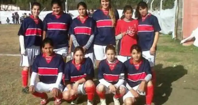 Fútbol: Gran desempeño de las chicas de Pescadores