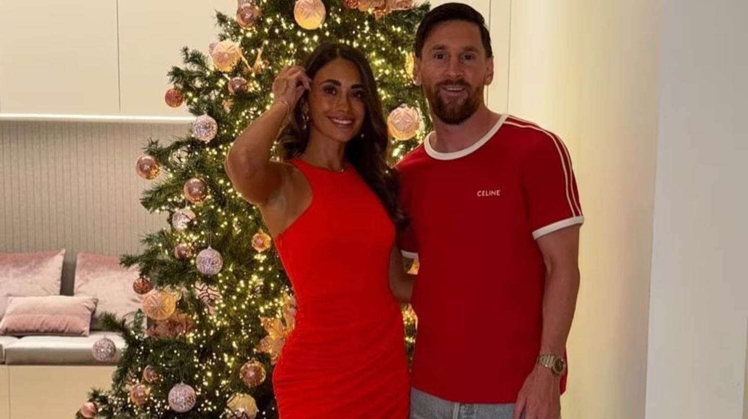 De rojo y sonrientes: el festejo de Nochebuena de la familia Messi en Funes