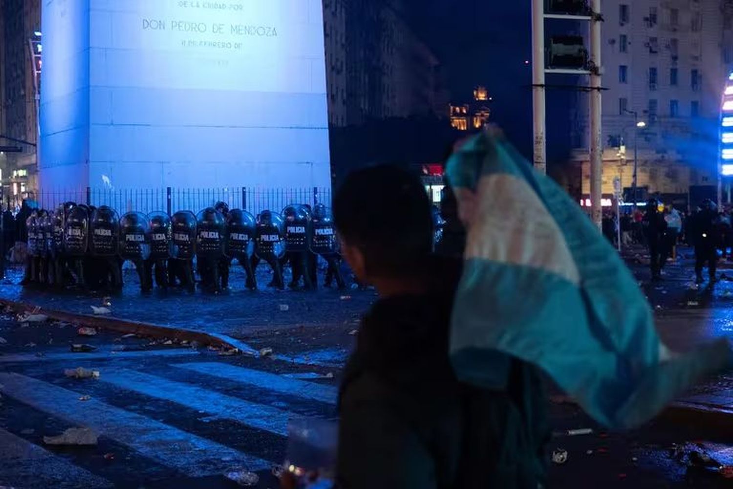 Los festejos en el Obelisco terminaron con incidentes y enfrentamientos con la Policía