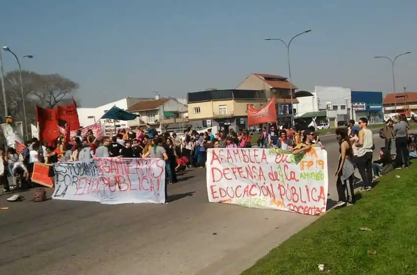 Consejo Escolar: estudiantes analizan "ocupar" escuelas de la ciudad