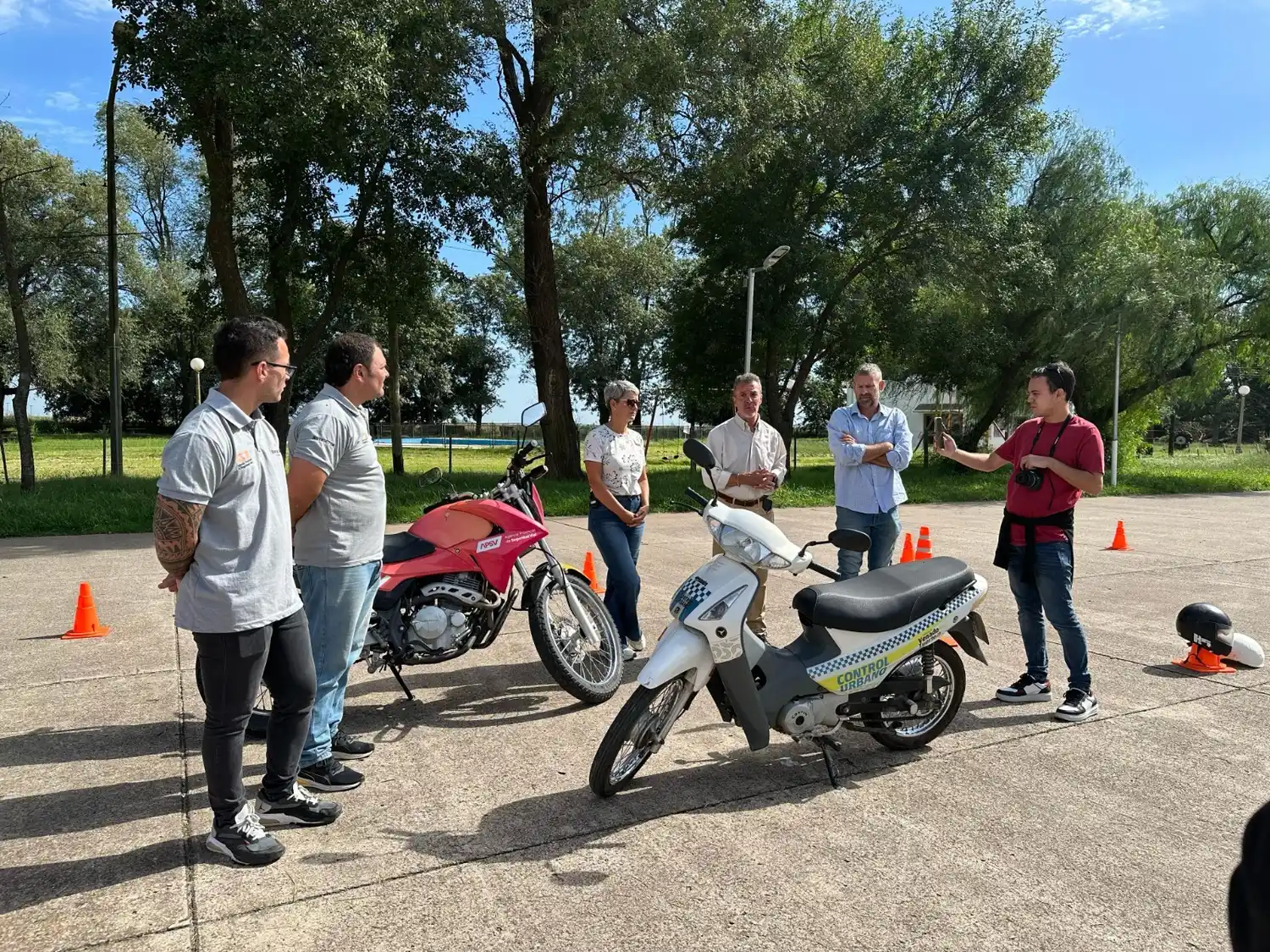 Atractiva capacitación por parte de los especialistas de la APSV. Foto: MVT