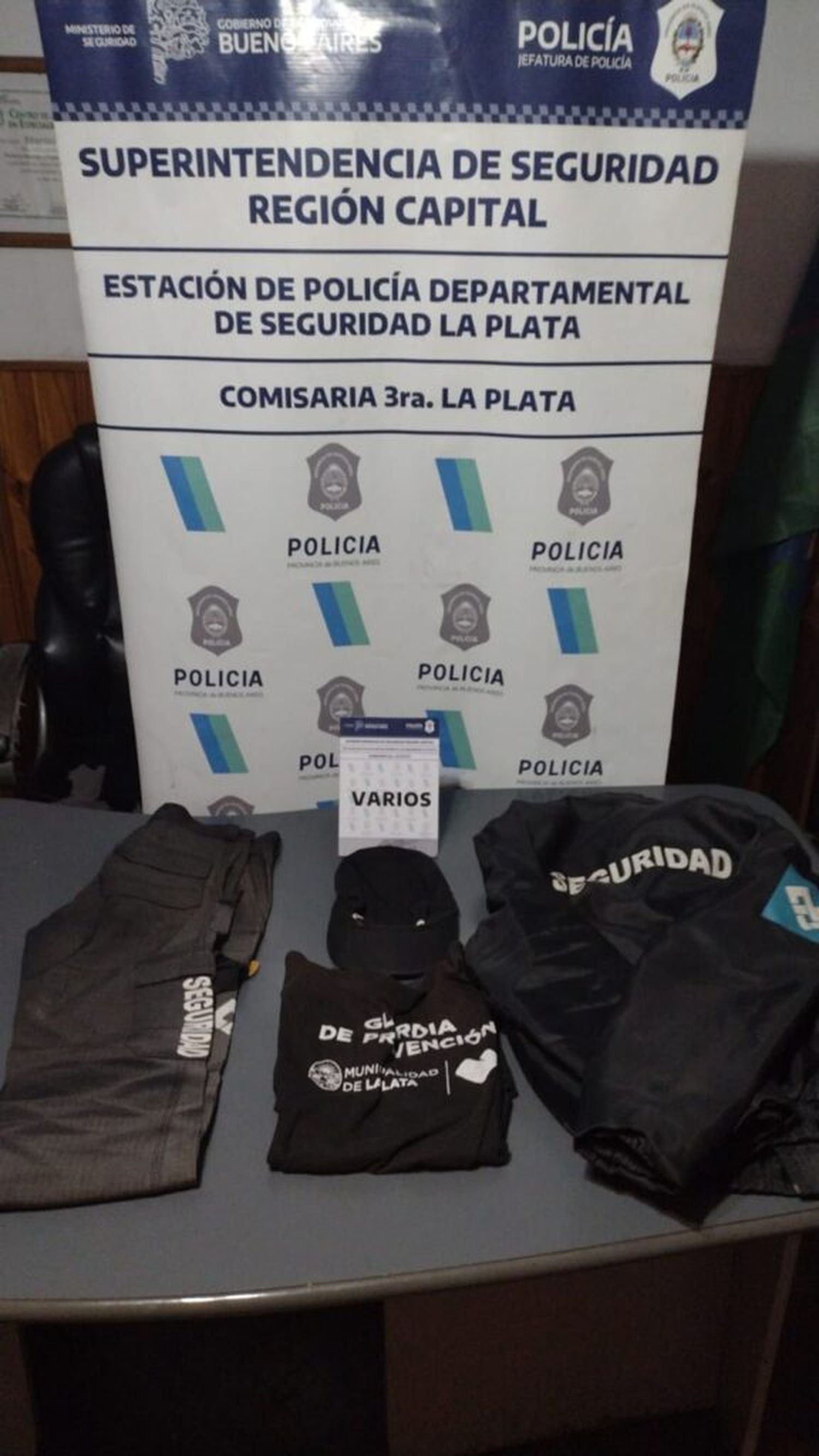 Estaba preso en la cárcel de Olmos y en sus salidas transitorias iba a robar vestido con ropa de la Municipalidad de La Plata