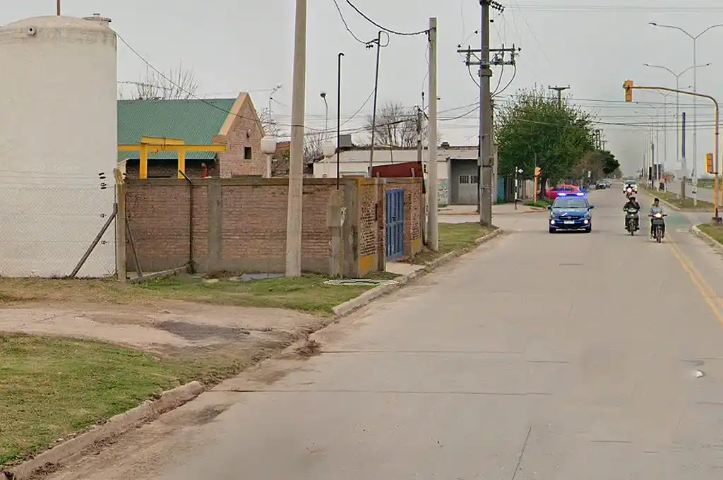 Ladrón con poca presión: intentó robar una bomba de agua y lo atraparon en el inodoro