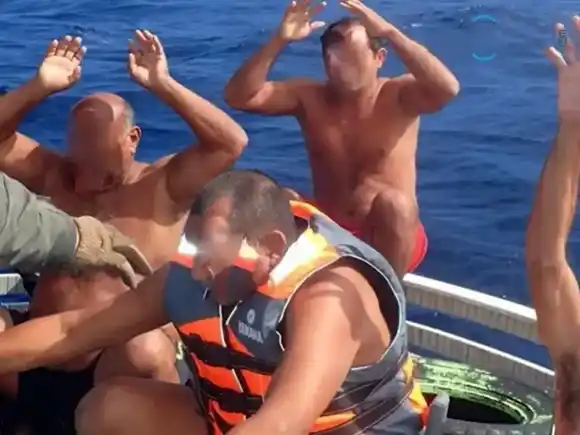 Portugal intercepta narco submarino con 1,7 toneladas de drogas: hay cuatro venezolanos detenidos