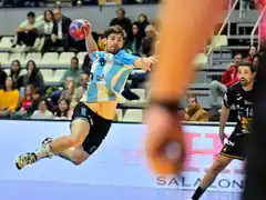 Argentina hace su debut en la segunda ronda