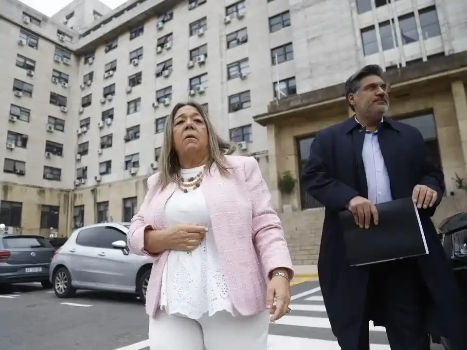 Adriana Nechevenko de Schuster.