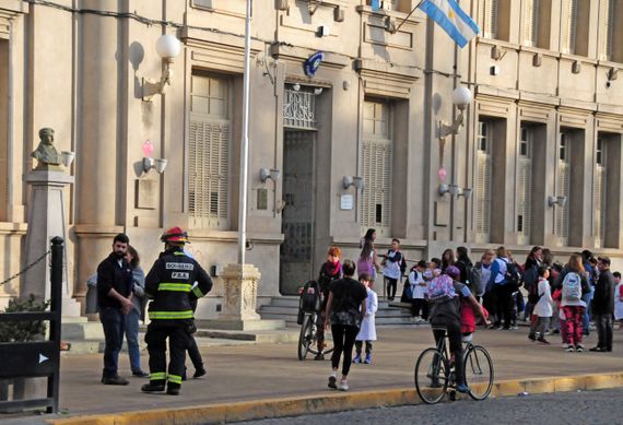 Por una fuga de gas, la Escuela 1 suspendió las clases en el turno mañana de hoy