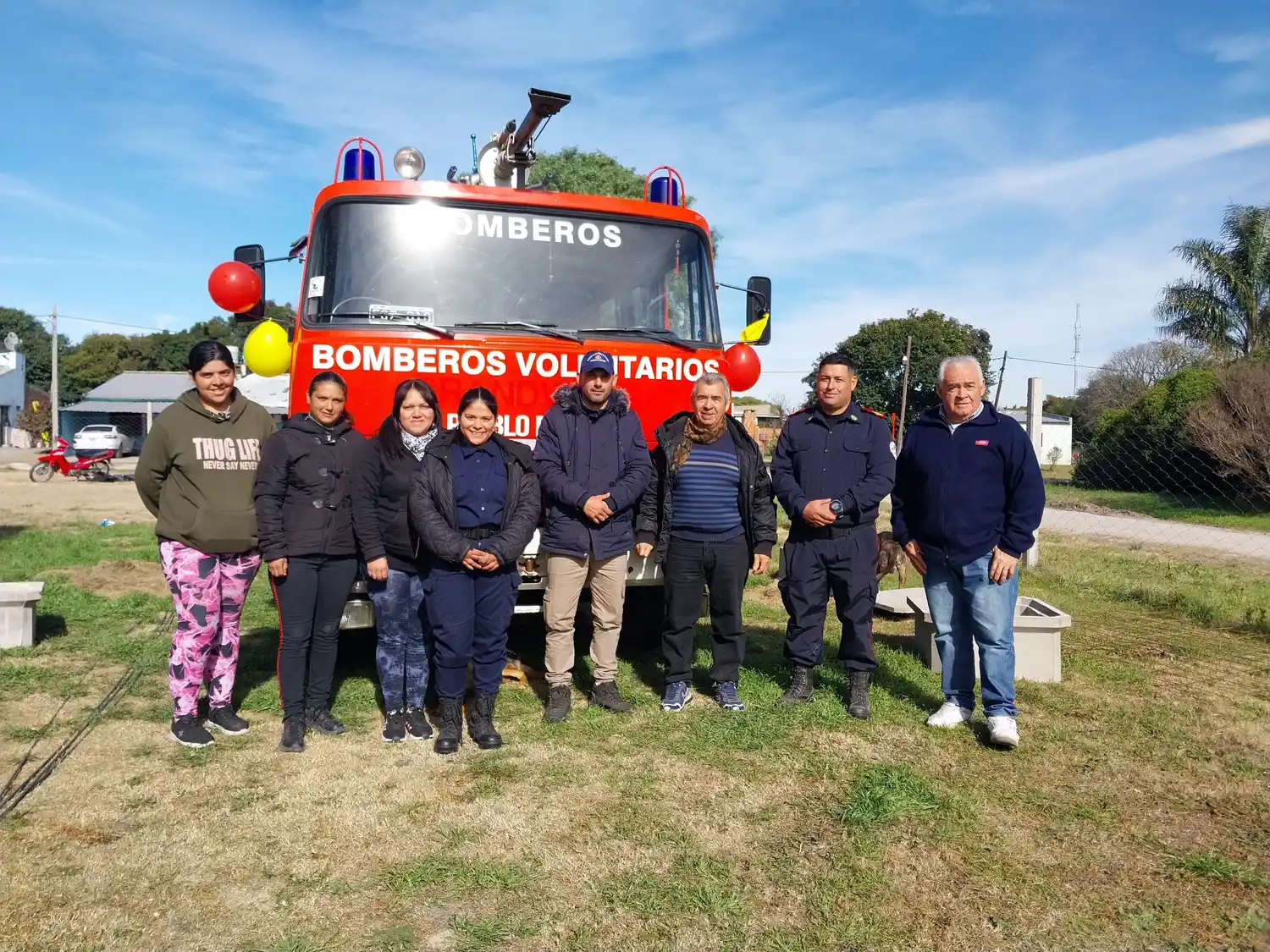 Orgullo comunitario: los Bomberos Voluntarios de Pueblo Brugo incorporaron una nueva autobomba