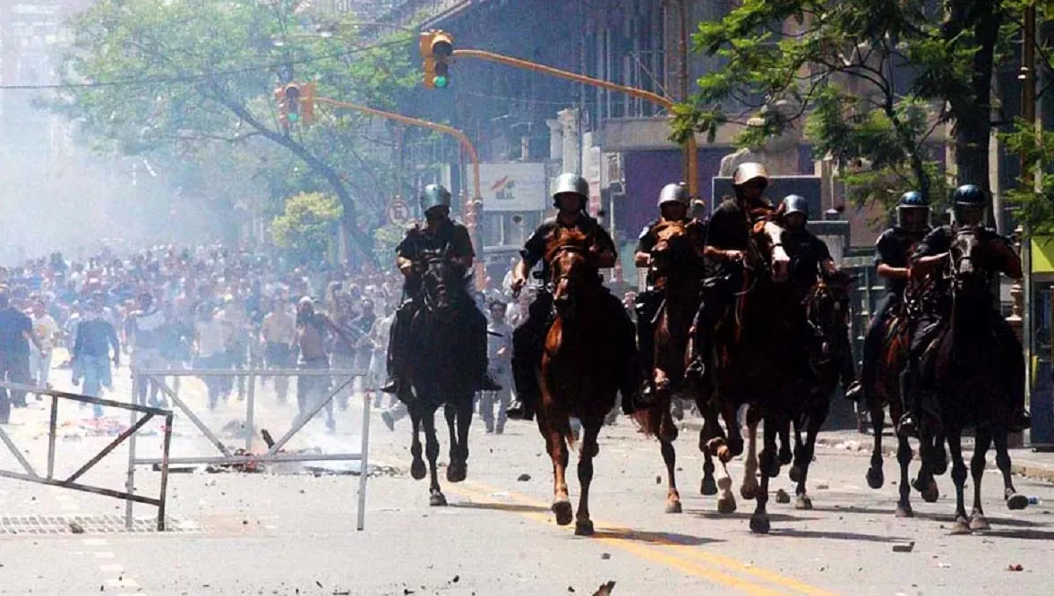 Los crímenes se enmarcan en la represión de diciembre de 2001 que precedió a la renuncia de De la Rúa