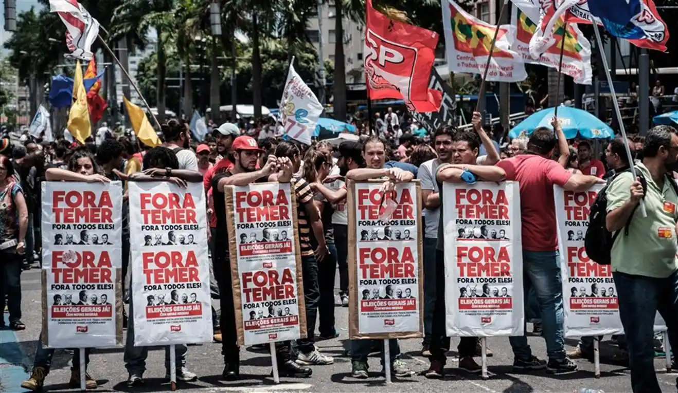 En el peor momento, Temer busca más apoyo político