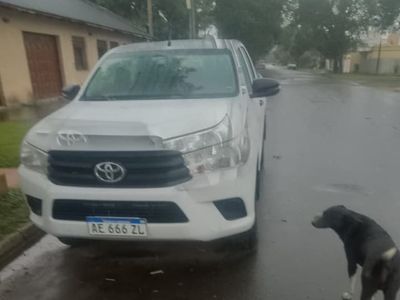 Robaron una camioneta en Berabevú: piden colaboración para poder recuperarla
